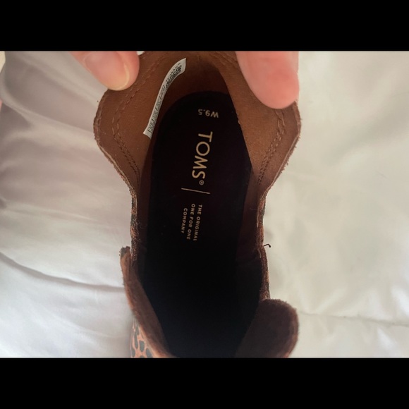Toms Kallie Leopard Print Booties - NWOT - Picture 3 of 6